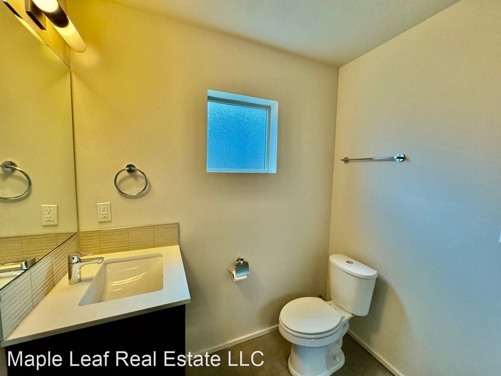 8837 Interlake Ave, Unit B - Photo 26