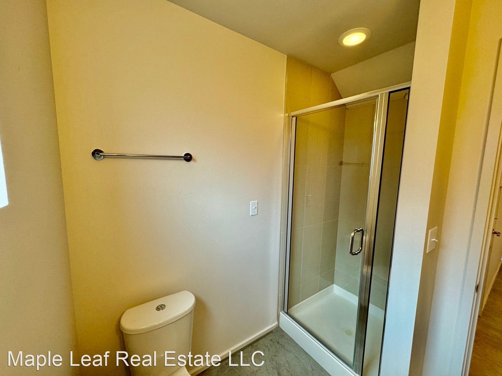 8837 Interlake Ave, Unit B - Photo 25