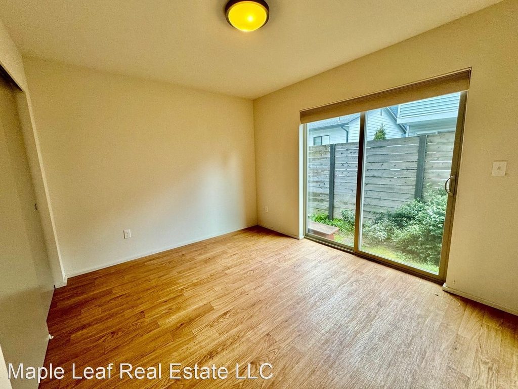 8837 Interlake Ave, Unit B - Photo 24