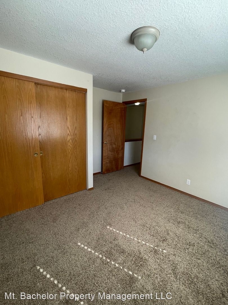 3011 Ne Charleston Ct - Photo 3