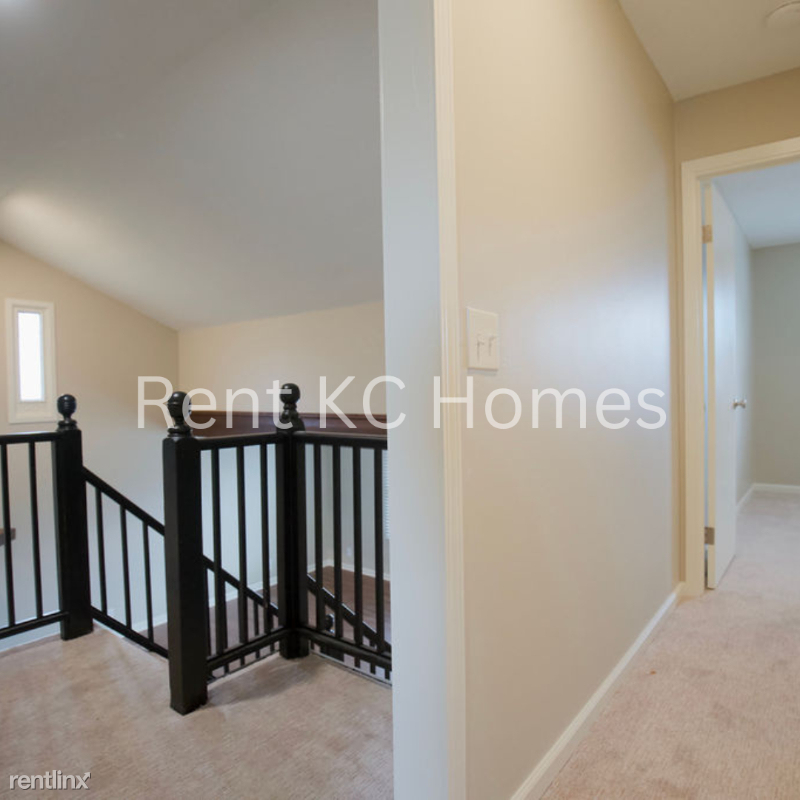 15930 West 123rd St - Photo 8