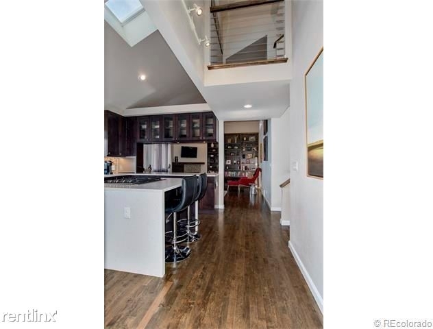 303 Madison St - Photo 8