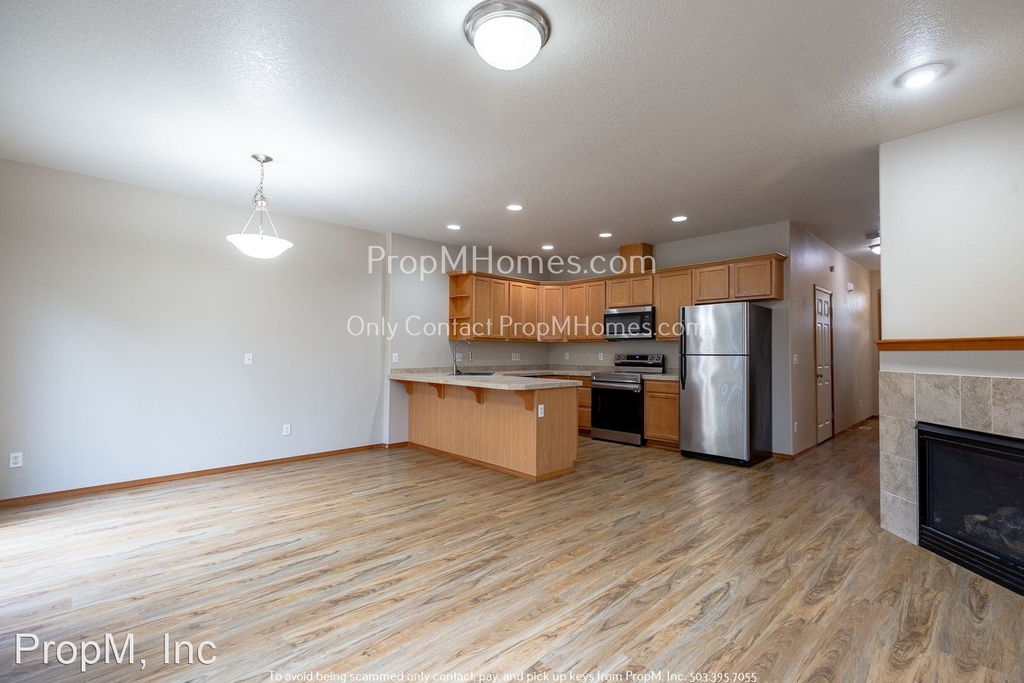 4317 Se 79th Avenue - Photo 0