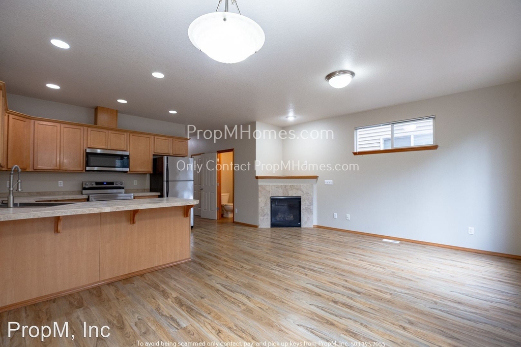 4317 Se 79th Avenue - Photo 2