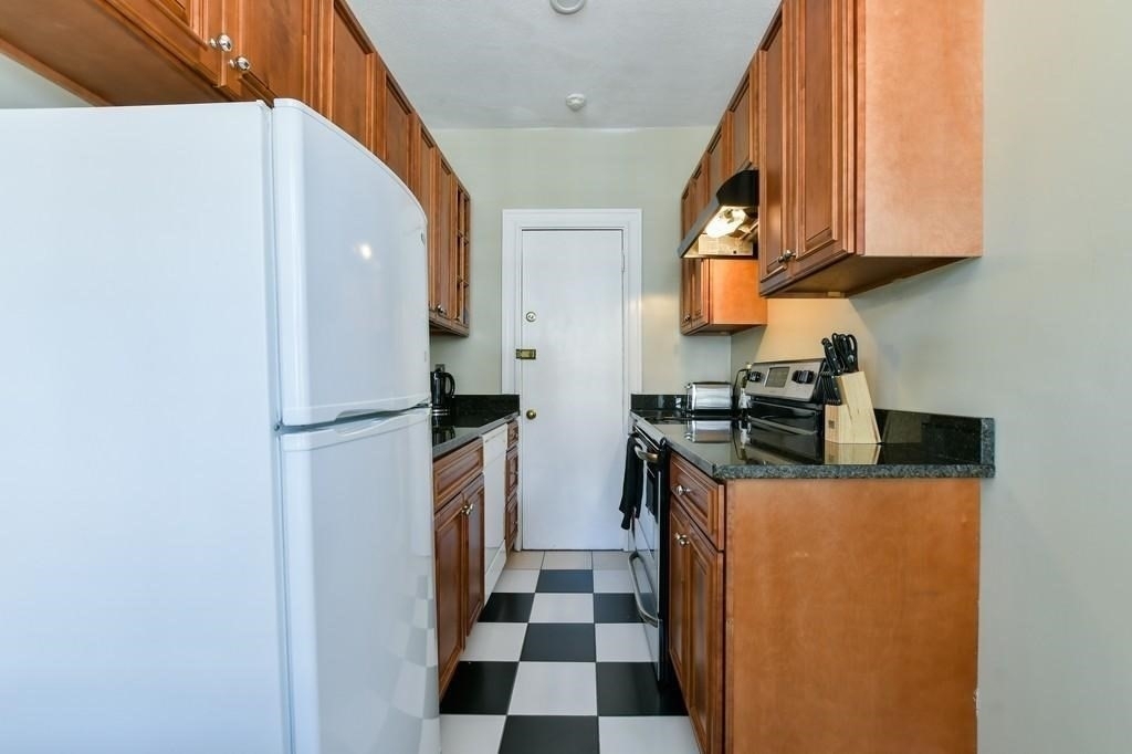 1625 Commonwealth Ave - Photo 5