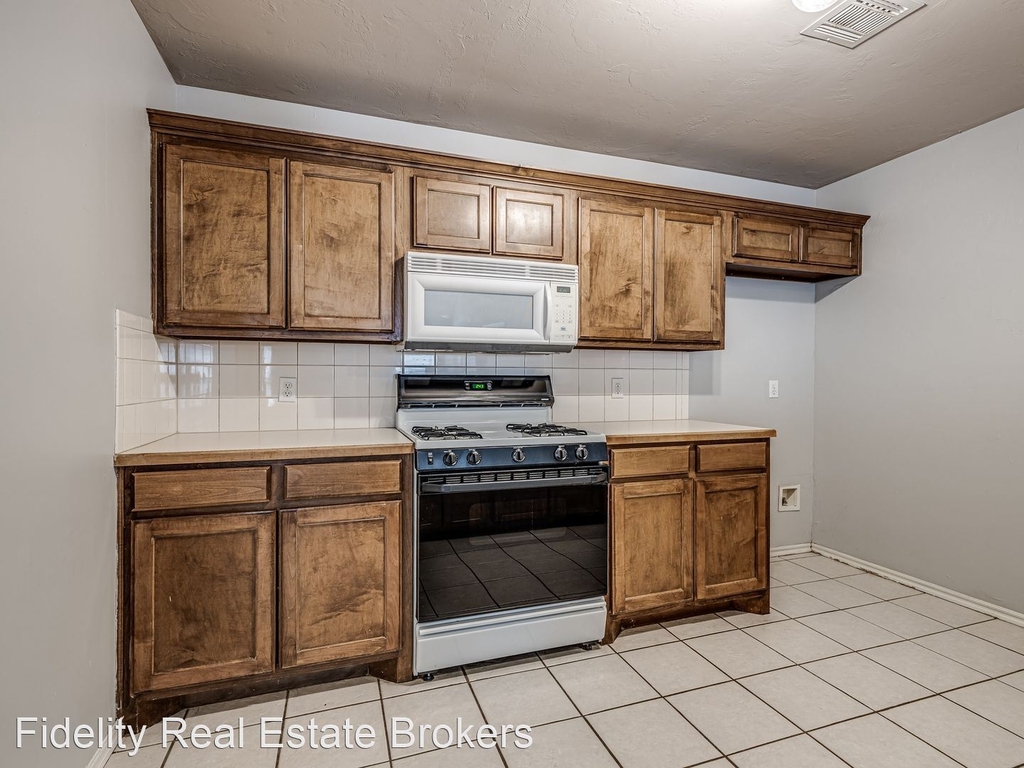 6904 Nw 134th Terr - Photo 8