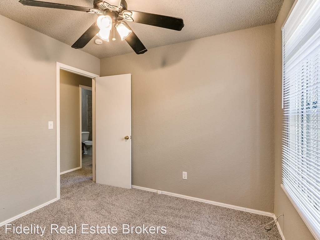 8701 Cedar Ridge Dr - Photo 18