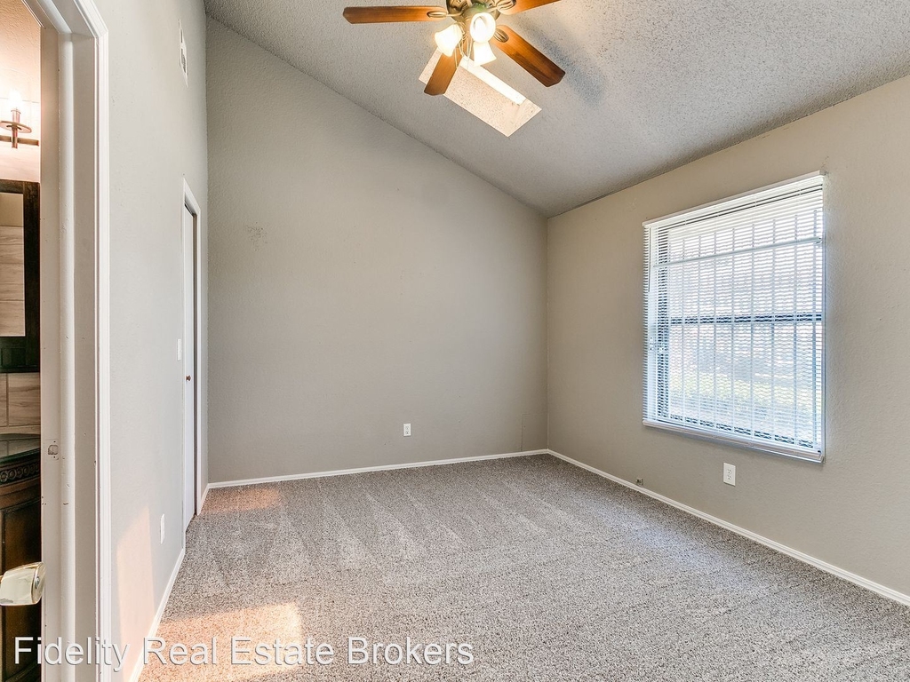 8701 Cedar Ridge Dr - Photo 27