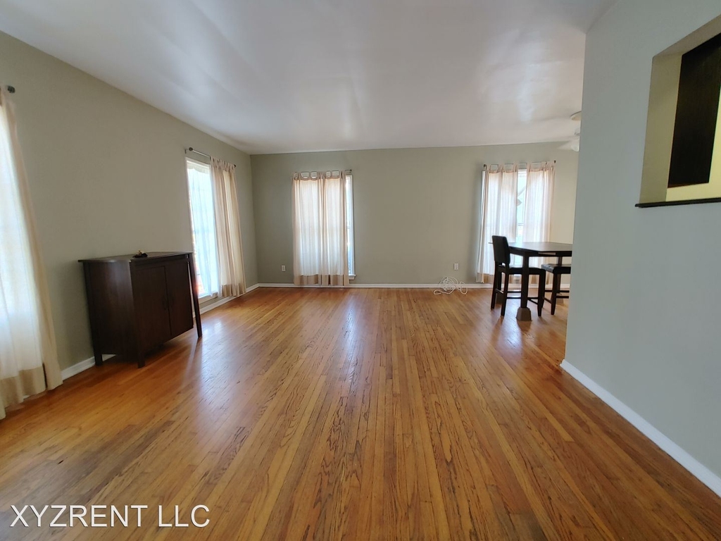 10996-10998 Roebling Ave. - Photo 15