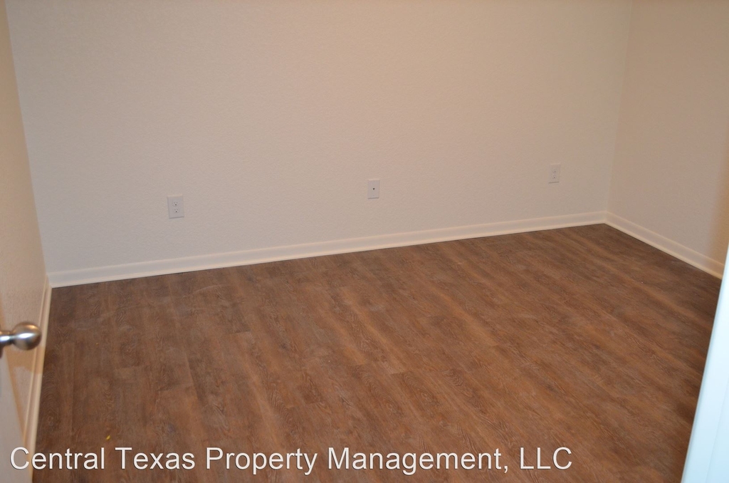 117 E Mark - Photo 11