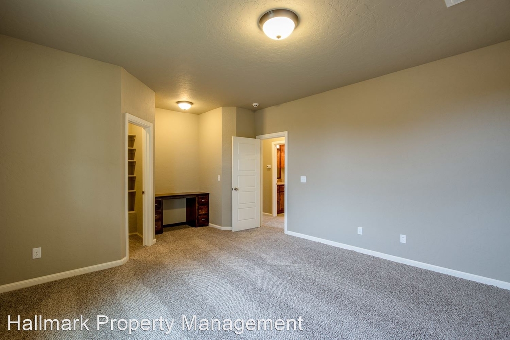 2209 Hermoso Way - Photo 20