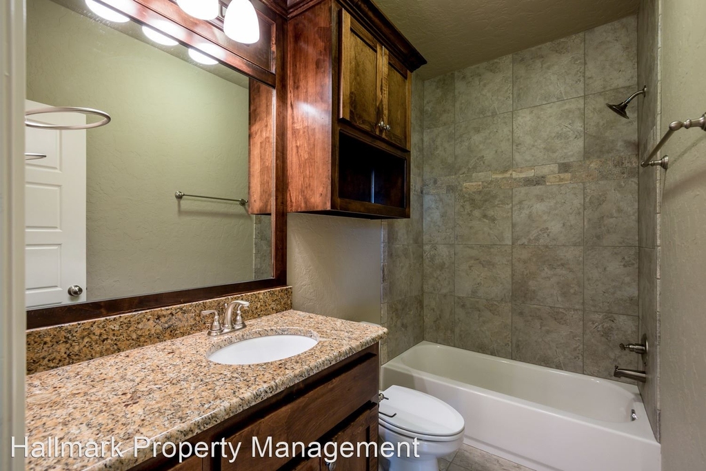 2209 Hermoso Way - Photo 2