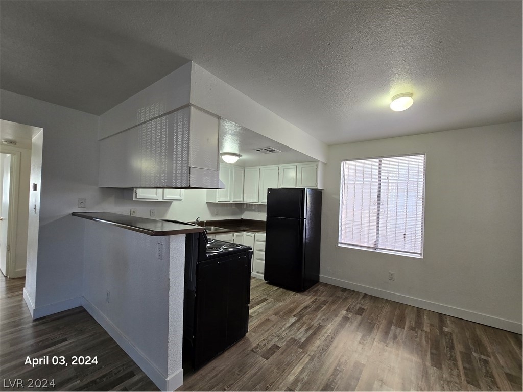 4765 Thunderbolt Avenue - Photo 2