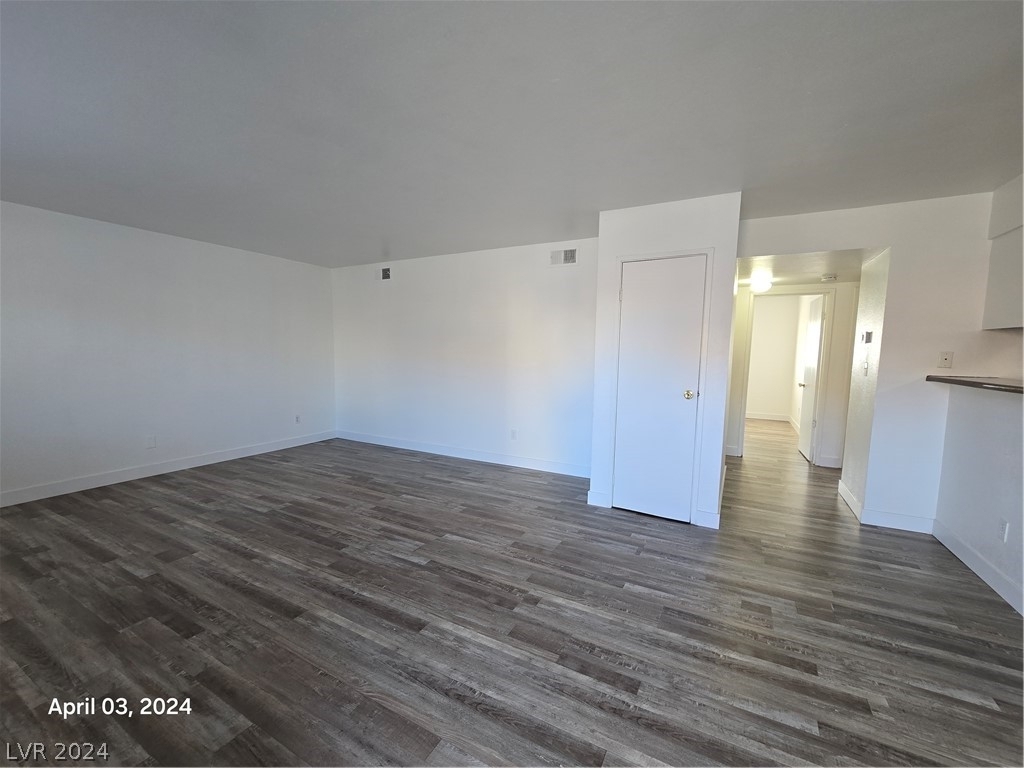 4765 Thunderbolt Avenue - Photo 8