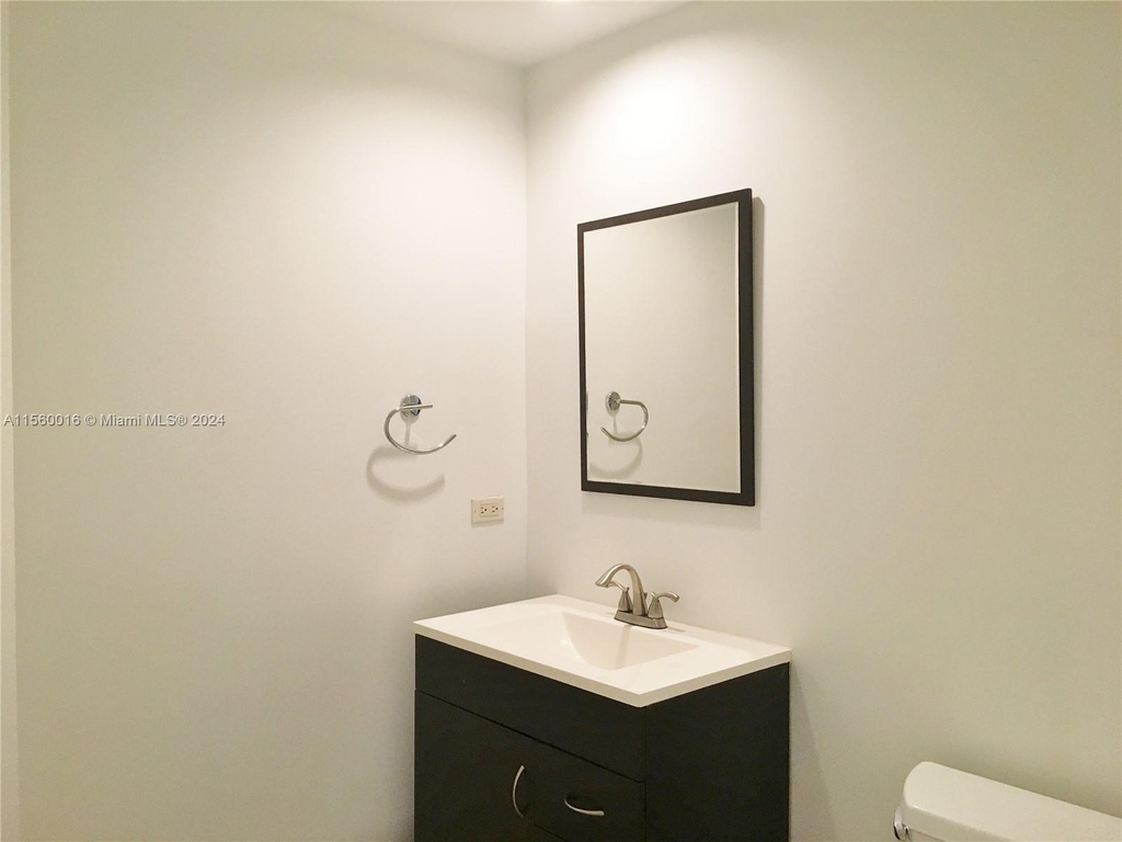 801 Brickell Key Blvd - Photo 14