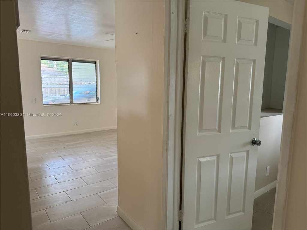 6111 Nw 43rd Ave - Photo 23