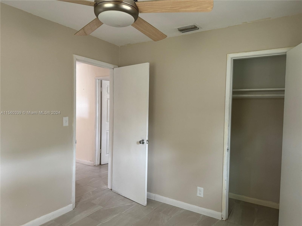 6111 Nw 43rd Ave - Photo 8
