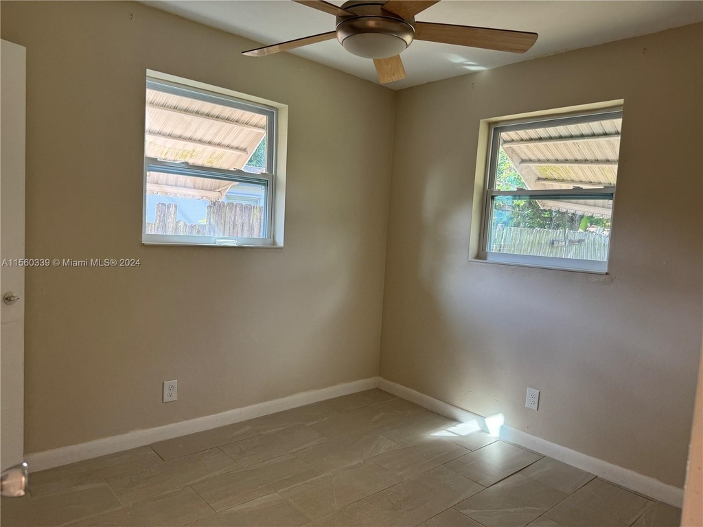 6111 Nw 43rd Ave - Photo 6