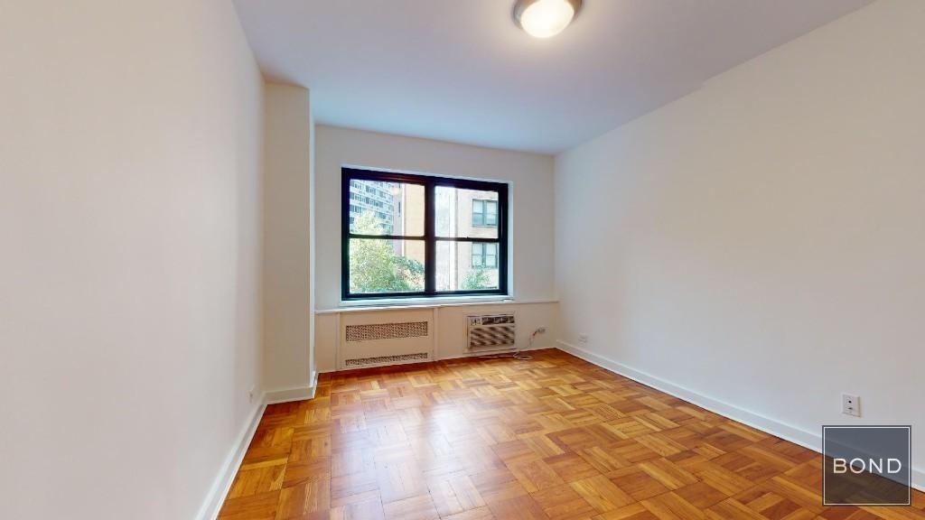 412 East 55th Street - Photo 3