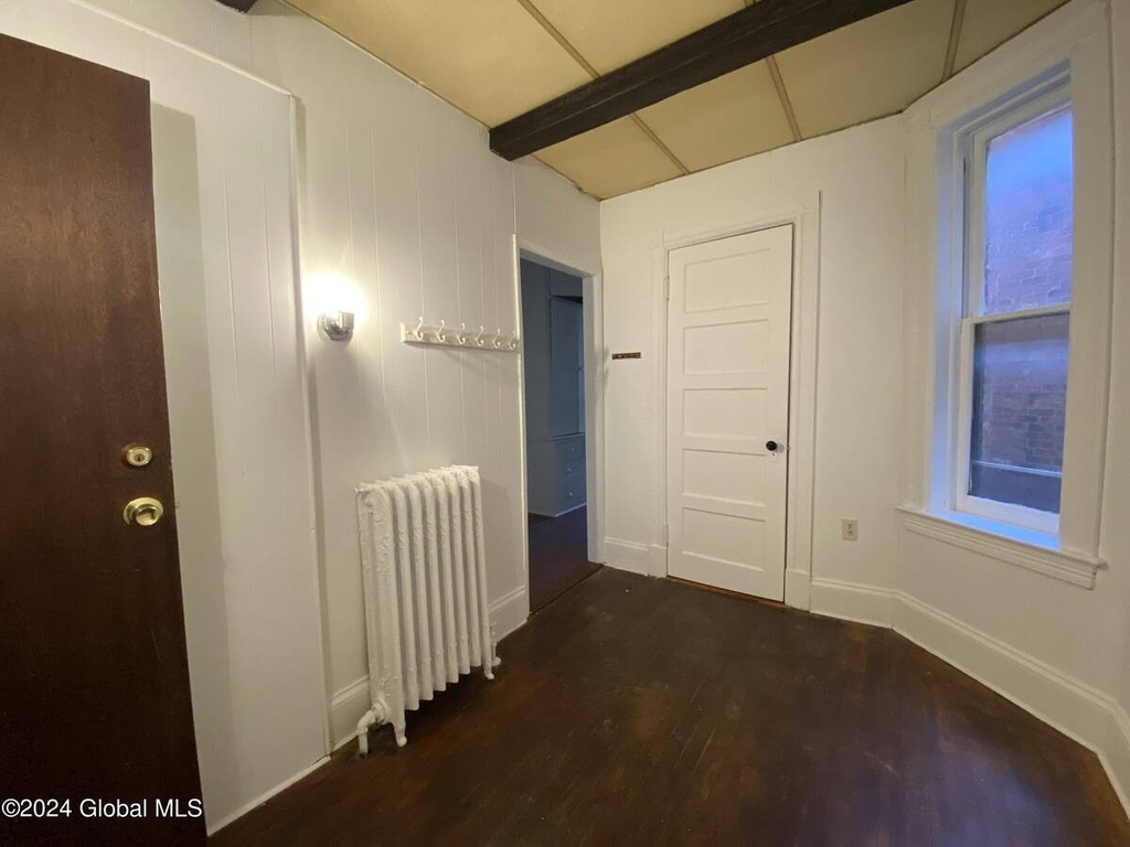 588 Madison Avenue - Photo 24