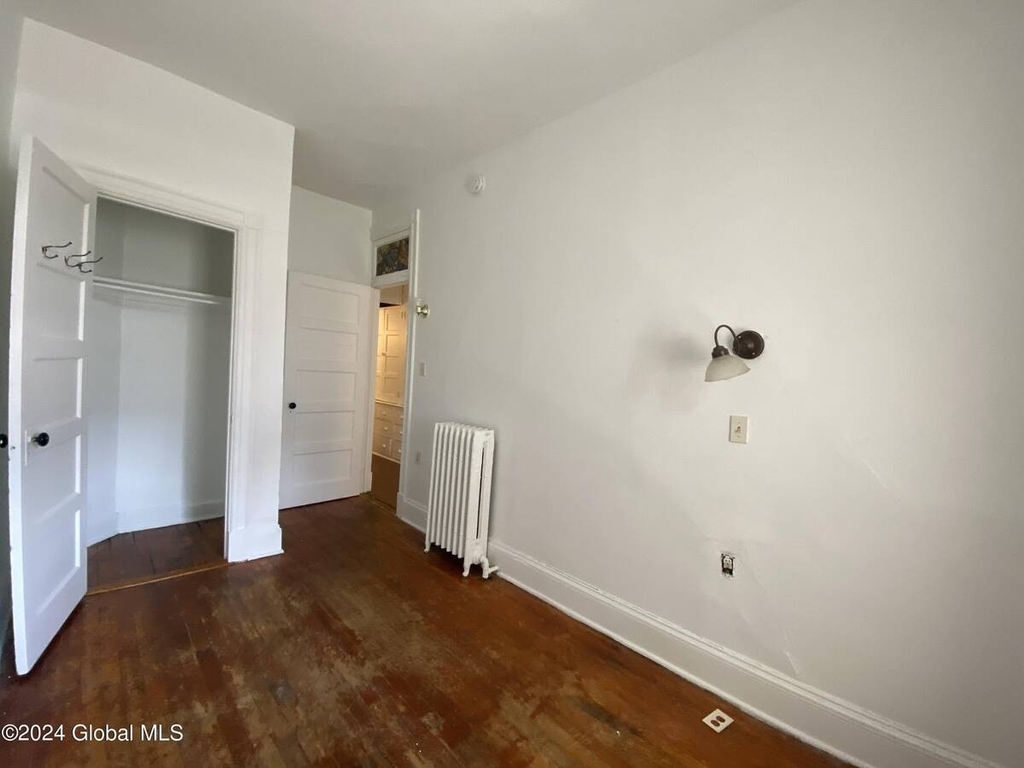 588 Madison Avenue - Photo 17