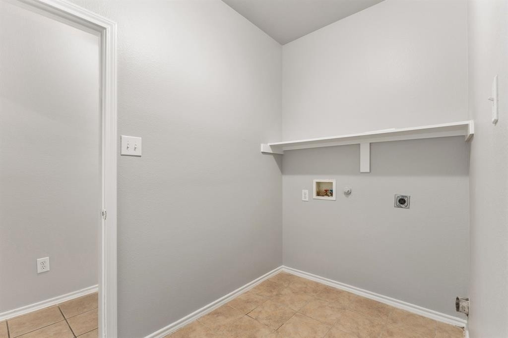 7920 Glenway Drive - Photo 10