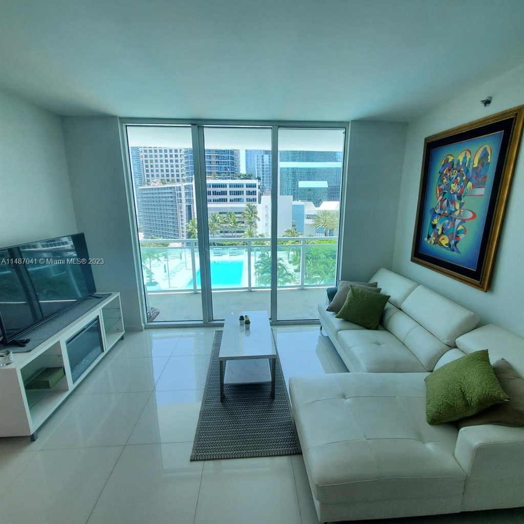 950 Brickell Bay Dr - Photo 4