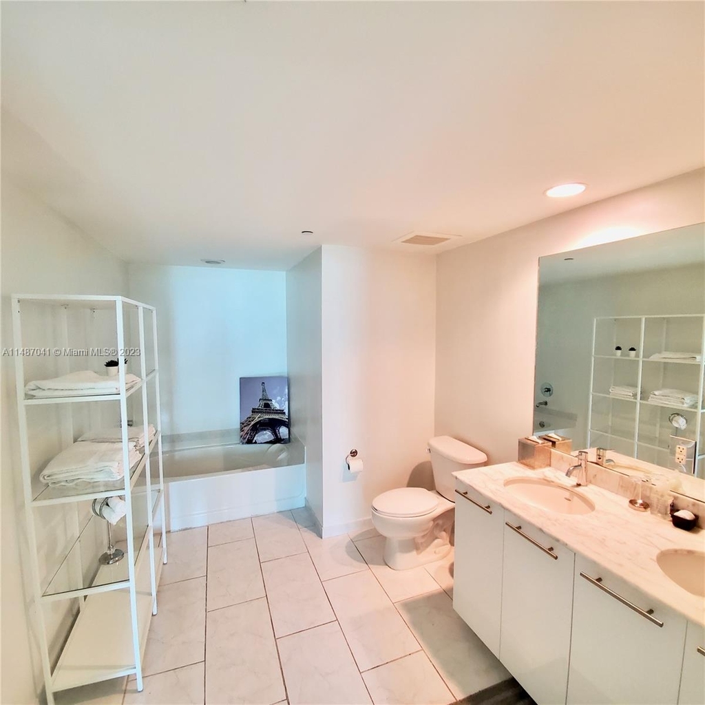 950 Brickell Bay Dr - Photo 15