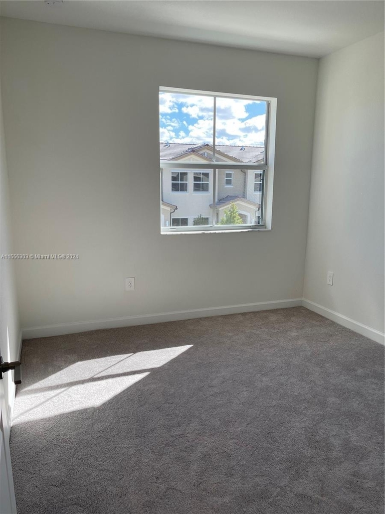 12857 Sw 243rd - Photo 14