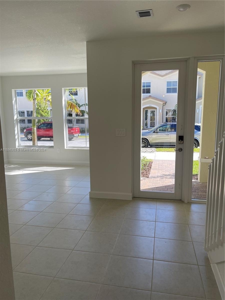 12857 Sw 243rd - Photo 1