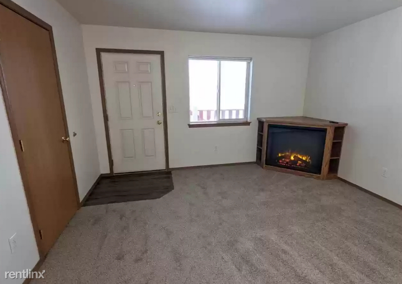 6803 Tamarack Dr 4 - Photo 3