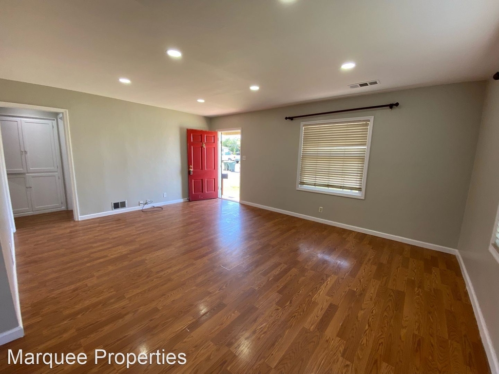 8725 Washington Avenue - Photo 2