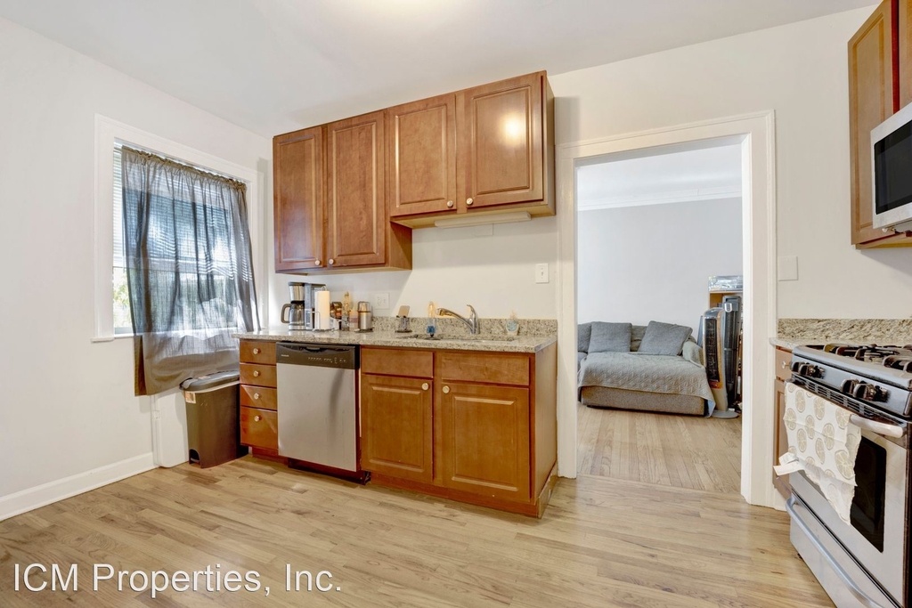 5073 N. Wolcott Ave. - Photo 2