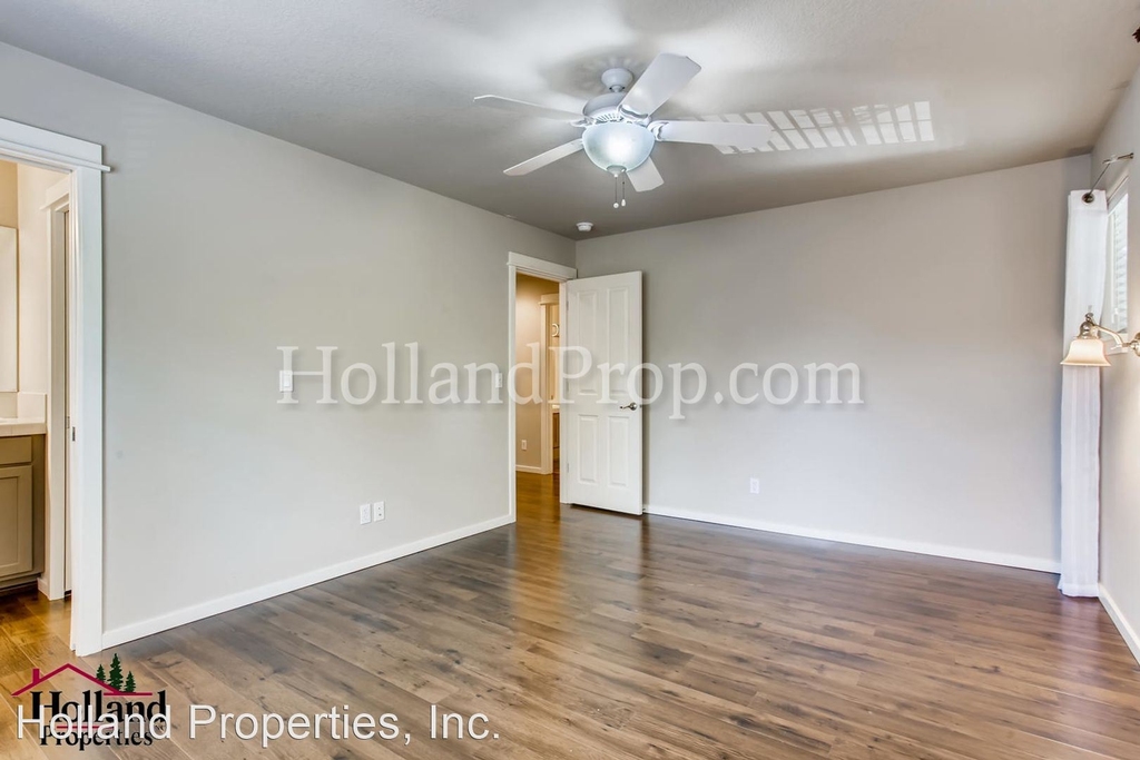 977 Ne 73rd Ave. - Photo 15