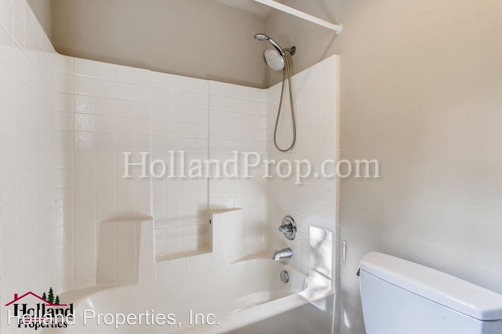 977 Ne 73rd Ave. - Photo 17