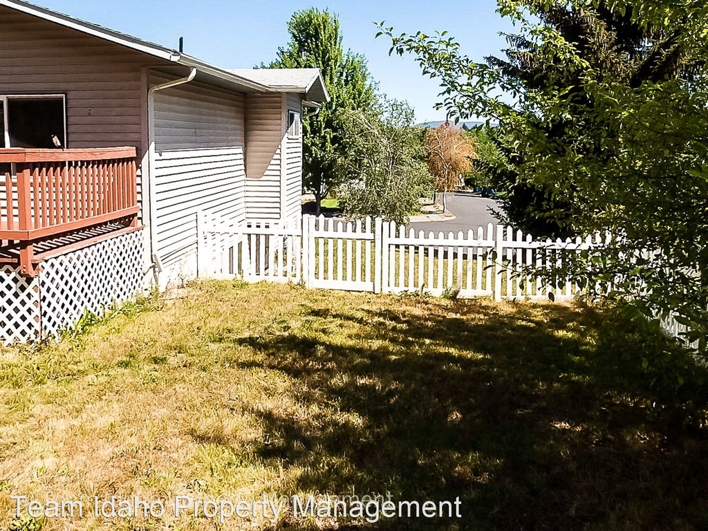 643 Northwood - Photo 5