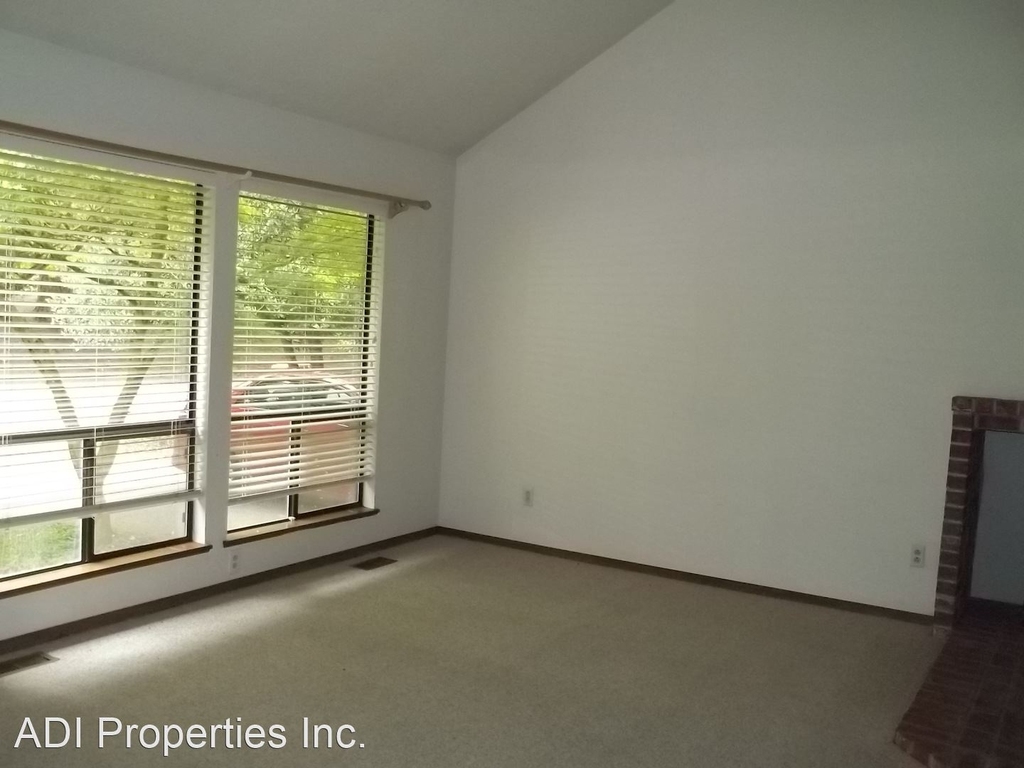 1320 Oak Terrace - Photo 1