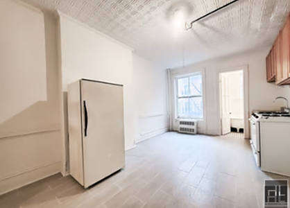 323a East 89th Street - Photo 3