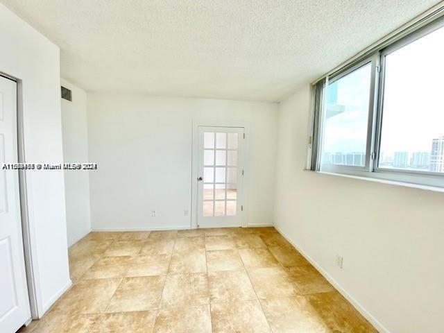 19380 Collins Ave - Photo 10