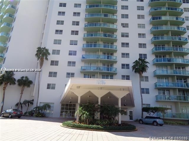 19380 Collins Ave - Photo 20