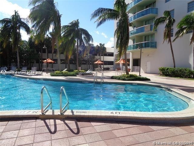 19380 Collins Ave - Photo 21