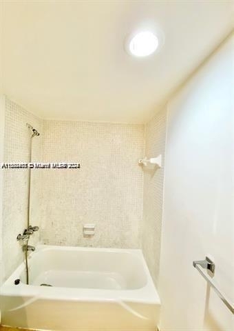 19380 Collins Ave - Photo 4