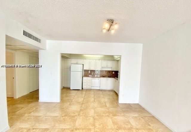 19380 Collins Ave - Photo 5