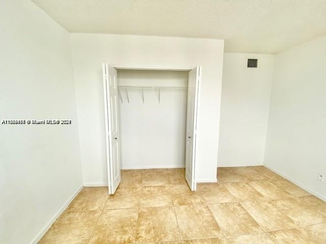 19380 Collins Ave - Photo 11