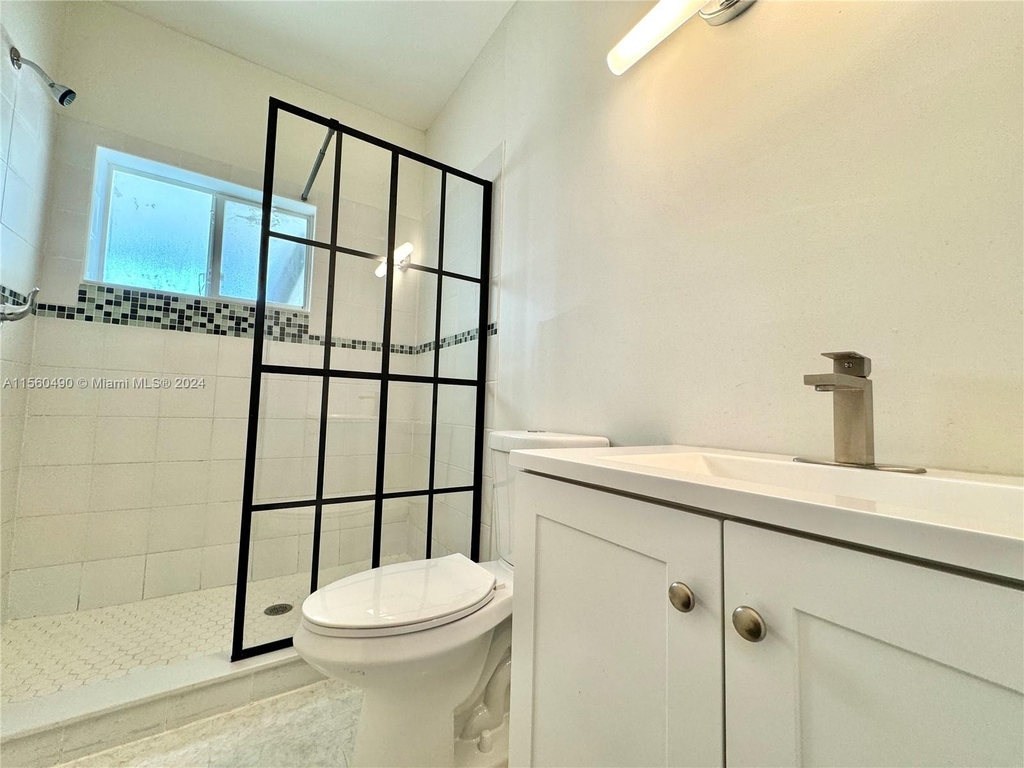 3039 Sw 16th Ter - Photo 13