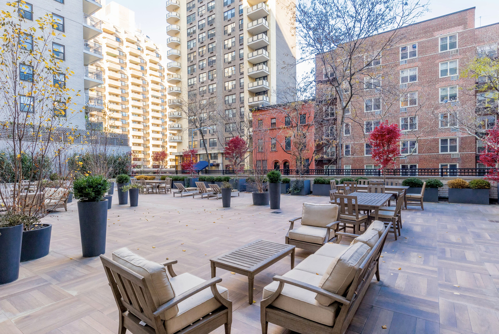 305 East 86th Street - Photo 7