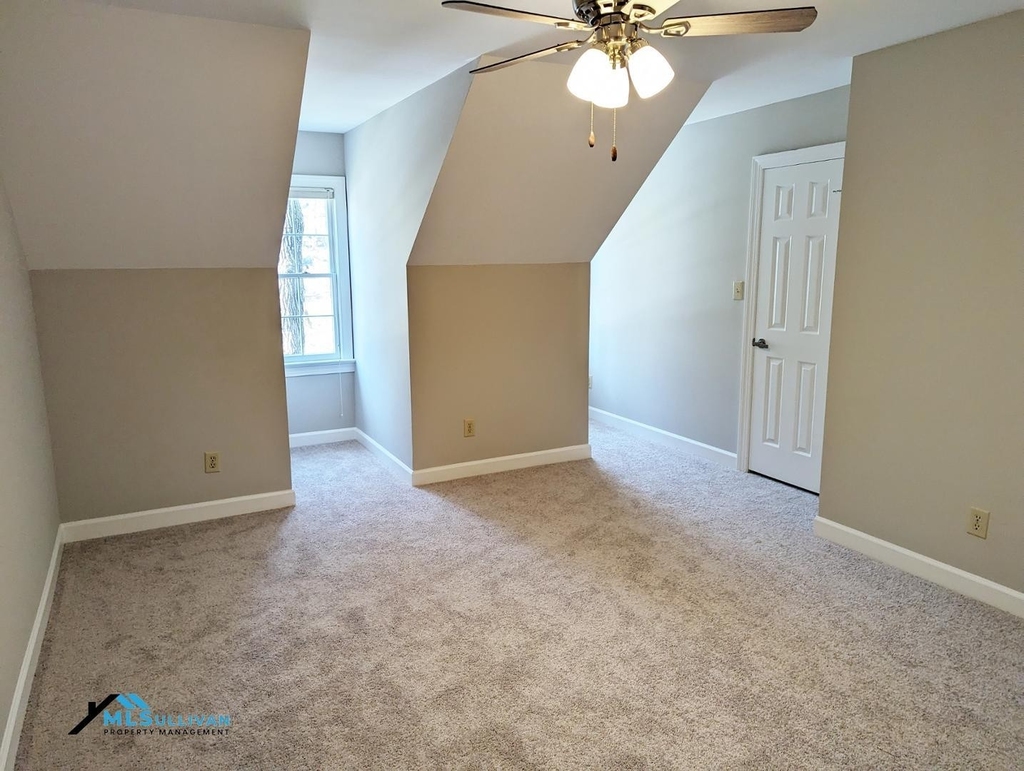 1306 Hampshire Court - Photo 22