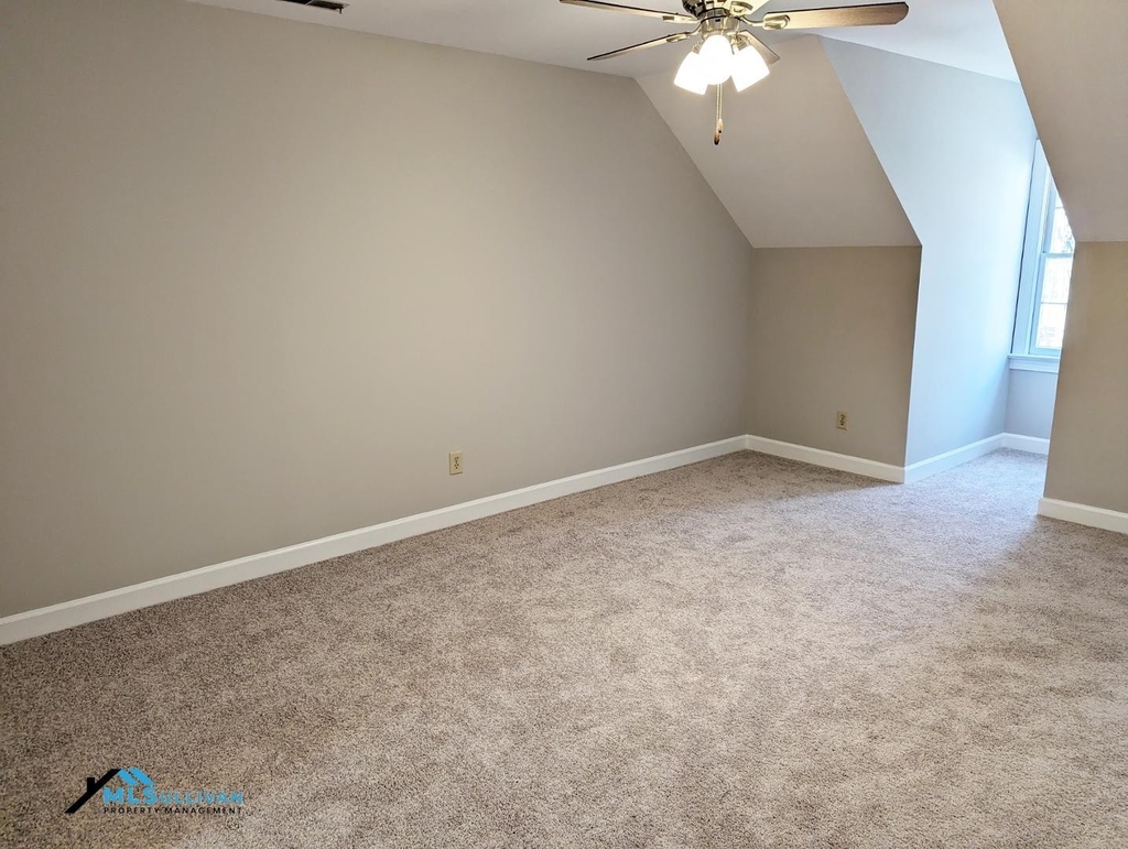 1306 Hampshire Court - Photo 23