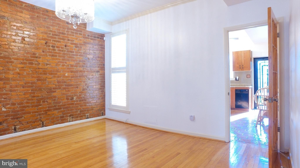 1209 E Street Ne - Photo 3