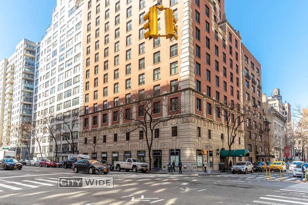 219 East 69th Street - Photo 13